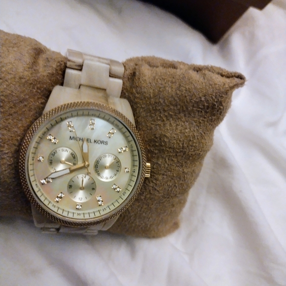 Michael Kors Watch - Picture 1 of 4